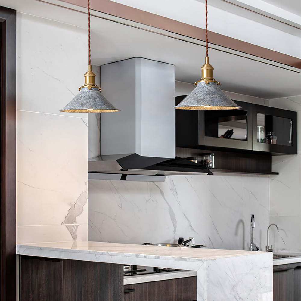 Retro Industrial Metal Fanale Pendant Light | Kalsten