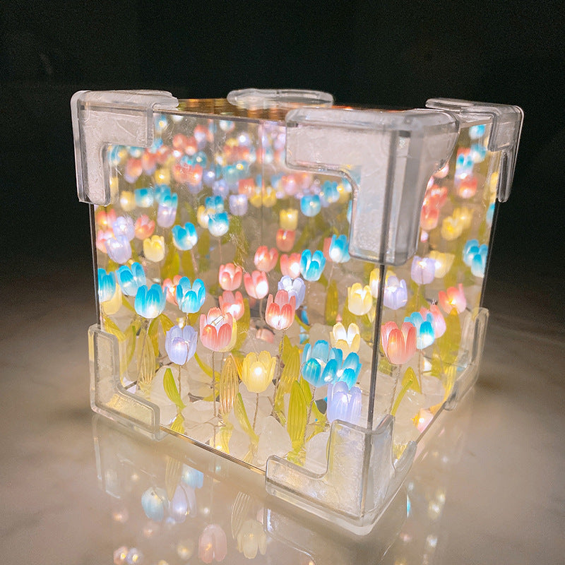 Blossom Box | Magic Tulip Light | Wreath