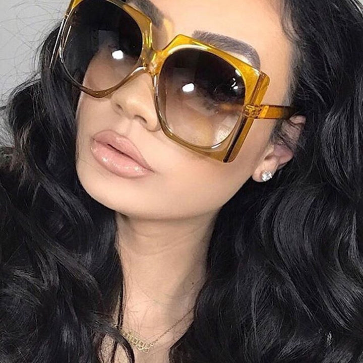 Women's Oversized Sunglasses in Elegant Frame Kalsten