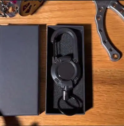 Kalsten | Tactical Keychain with Retractable Cord
