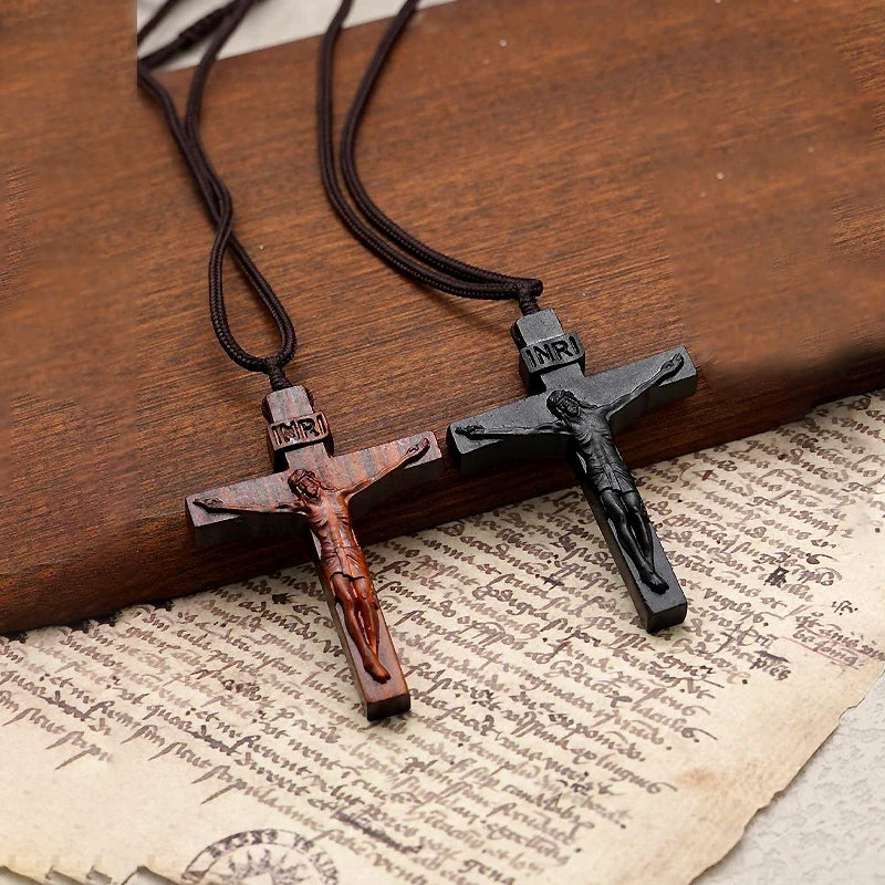 Kalsten | Jesus-Cross-Necklace made of Wood