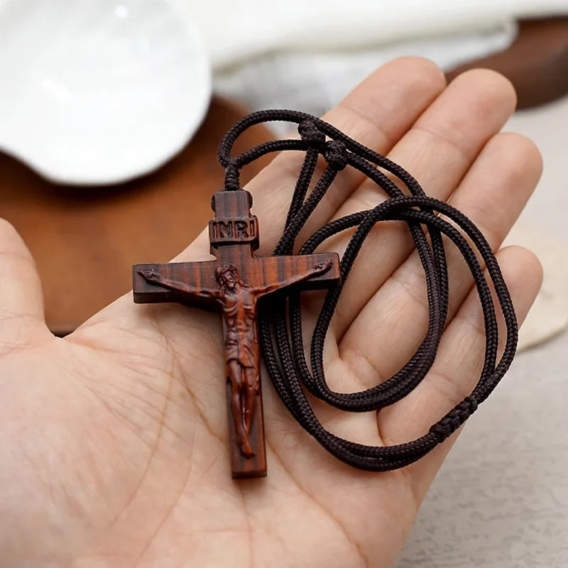 Kalsten | Jesus-Cross-Necklace made of Wood