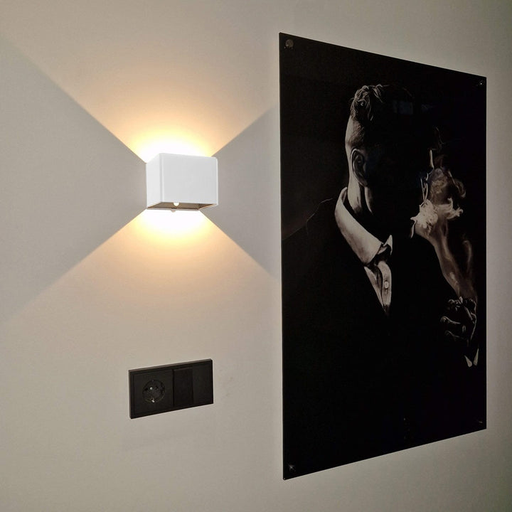 Rechargeable Motion Sensor Wall Lamp – Warm LED
