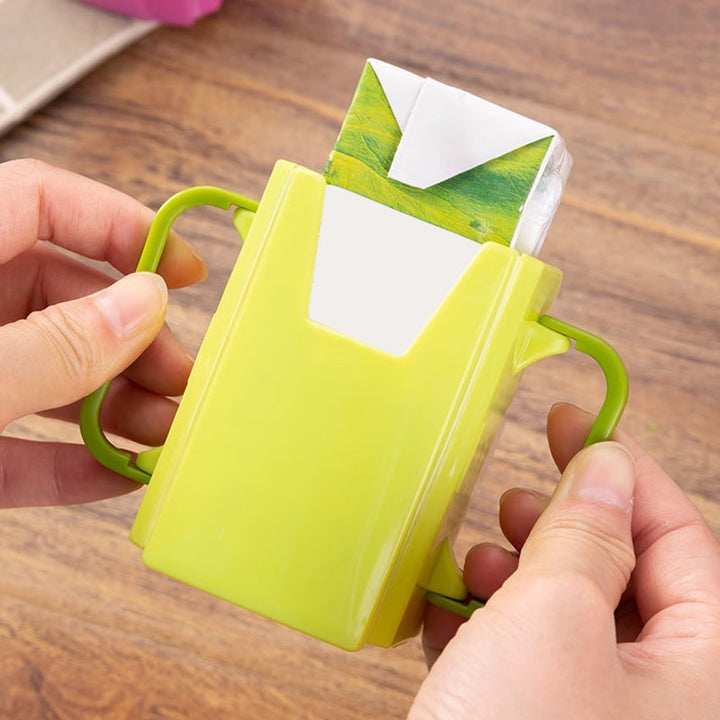 Spill-proof drink holders for children | Kalsten
