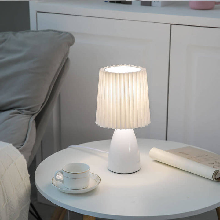 Scandinavian Retro Table Lamp with Pleated Shade and Glass Base | Kalsten