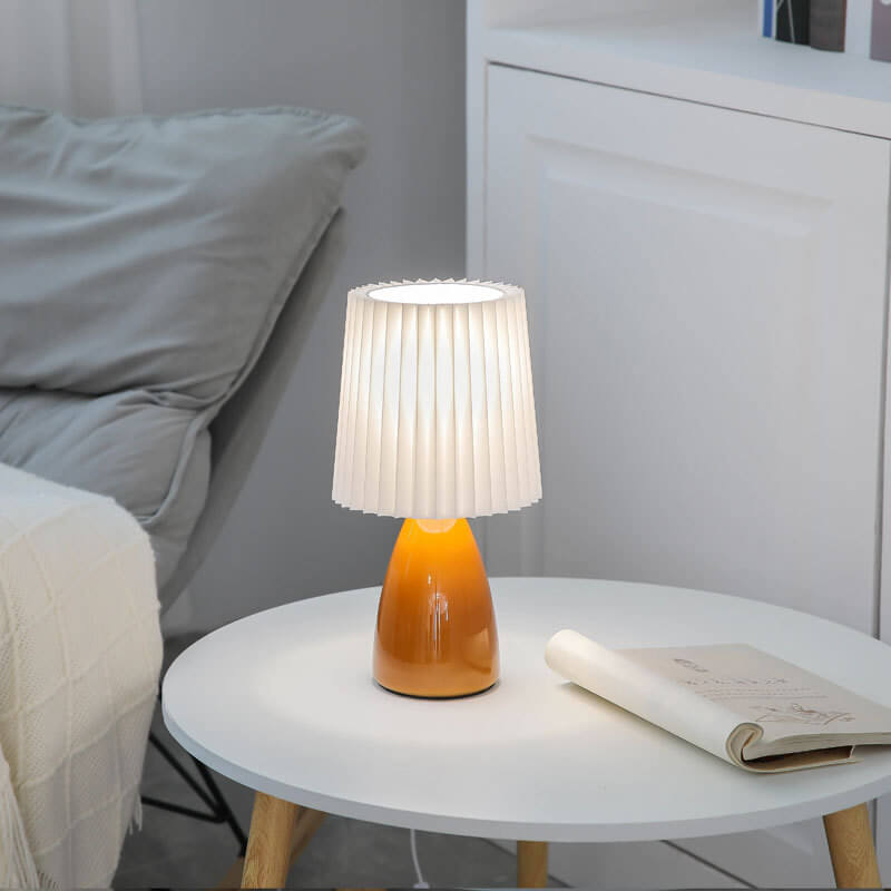 Scandinavian Retro Table Lamp with Pleated Shade and Glass Base | Kalsten