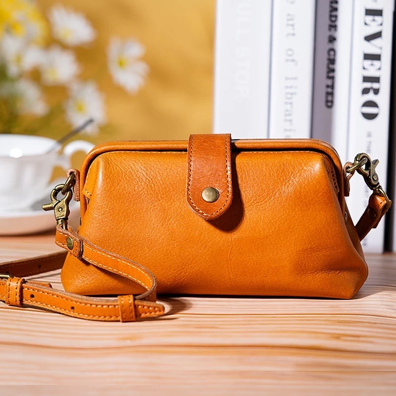 Kalsten | Vintage handmade leather bag
