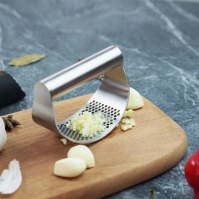 Manual stainless steel garlic press | Kalsten