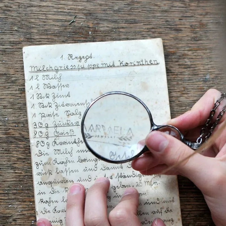Kalsten | Necklace with magnifying pendant