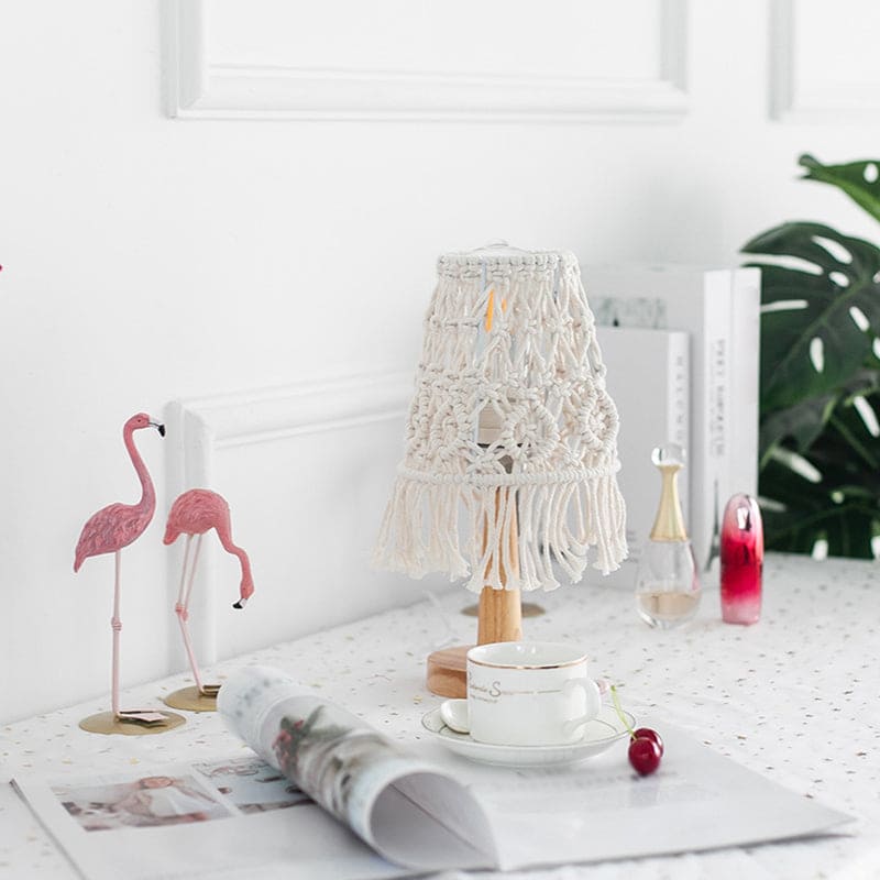 FeatherGlow Table Lamp – Luxe Table Lamp with Simplified Design Kalsten