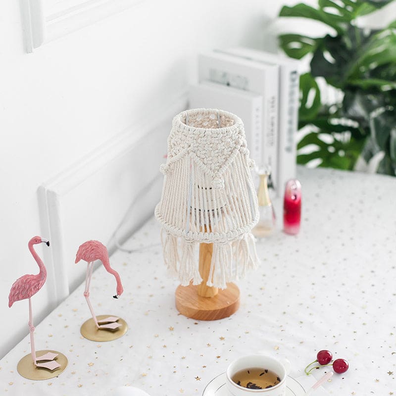 FeatherGlow Table Lamp – Luxe Table Lamp with Simplified Design Kalsten