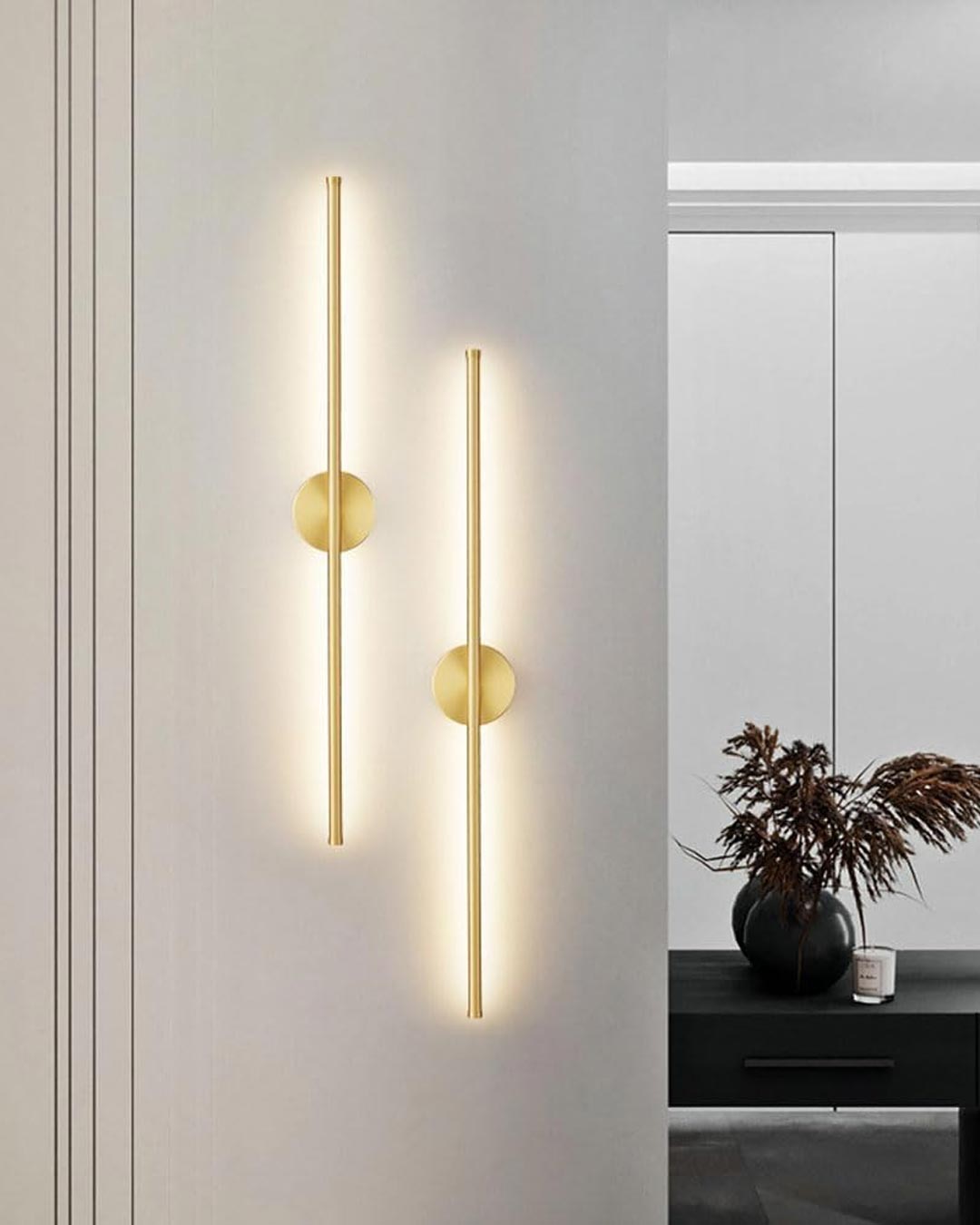 Modern Linear LED Wall Lamp – Gold Finish
