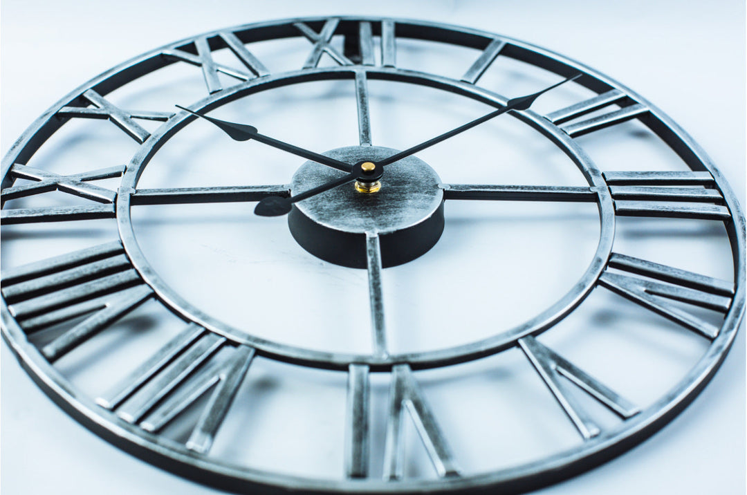Large Retro Wall Clock made of Iron - Timeless Elegance Kalsten