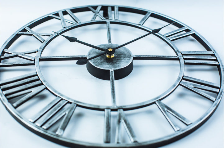 Large Retro Wall Clock made of Iron - Timeless Elegance Kalsten
