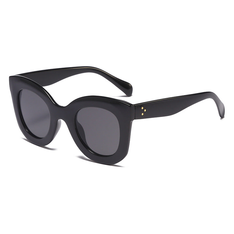 Ladies Elegant oversized sunglasses with an extravagant frame Kalsten