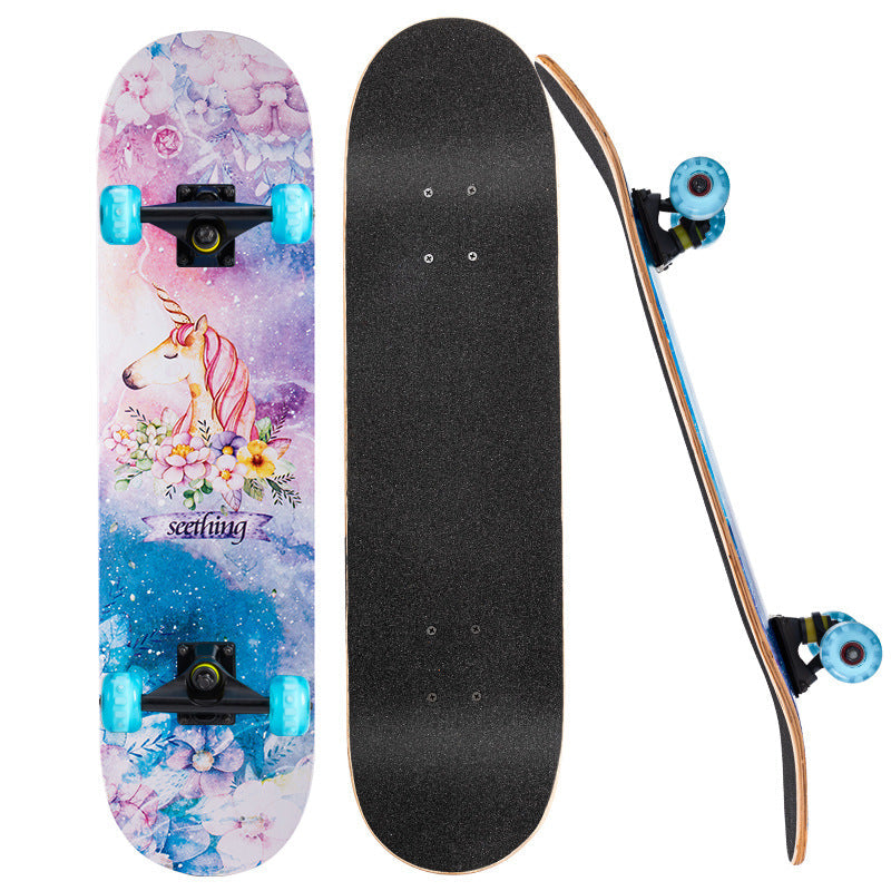Sturdy Graphic Skateboard Kalsten