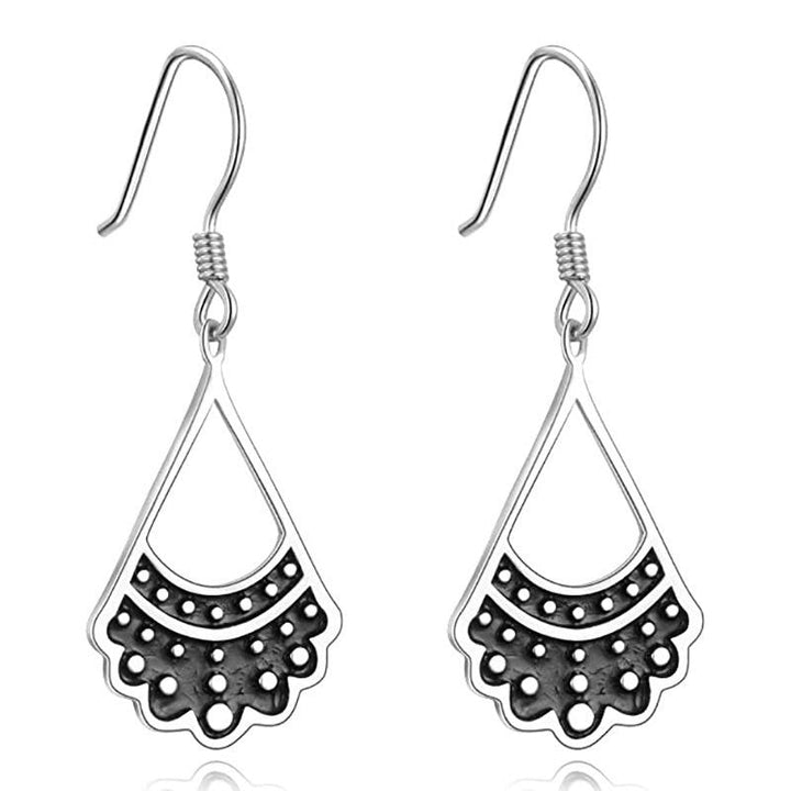 Elegant Gold and Black Fan-Shaped Earrings Kalsten