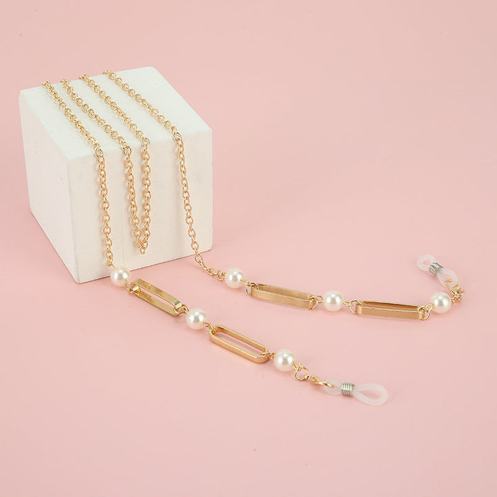 Elegant Gold-Linked Eyewear Chain Kalsten