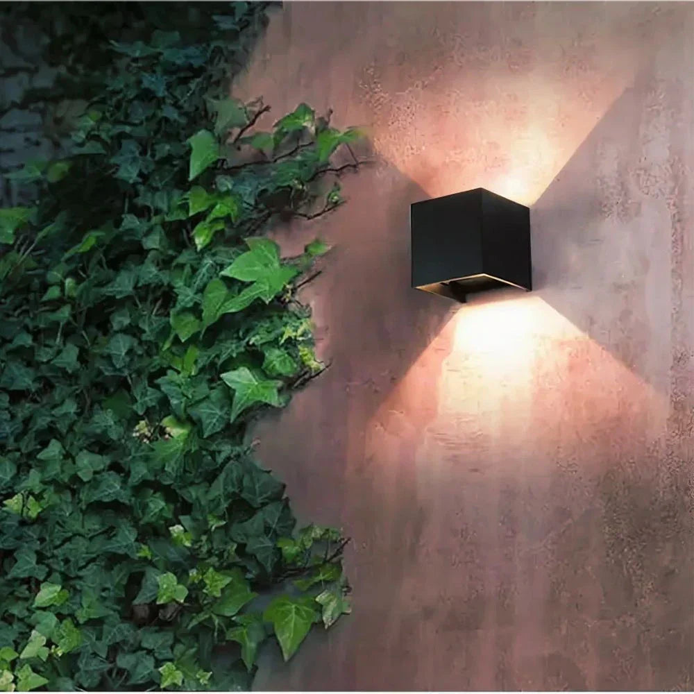 Modern Black Aluminum Wall Lamp Kalsten