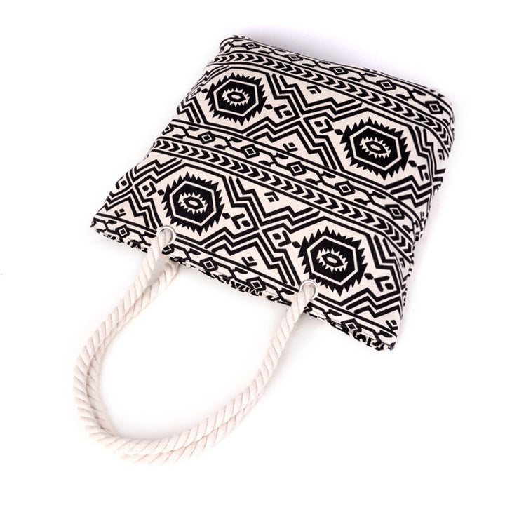 Spacious shopping bag with striking ethnic pattern Kalsten