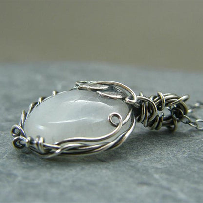 Karnz | Retro Moonstone Necklace - Selene
