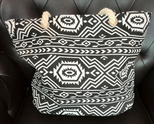 Spacious shopping bag with striking ethnic pattern Kalsten