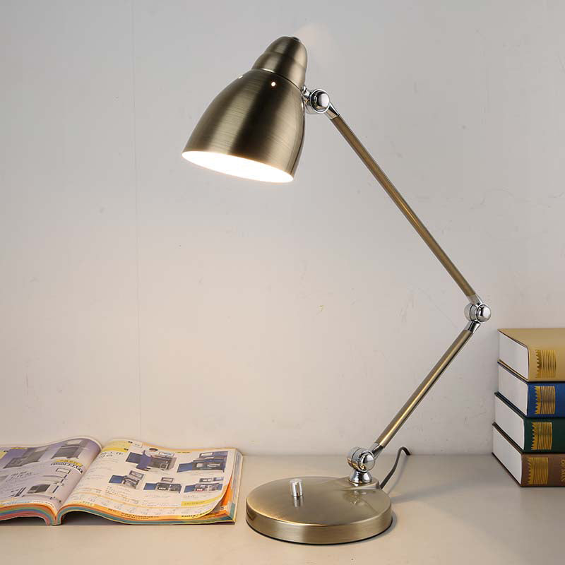 Industrial table lamp made of metal with adjustable arm and clock-shaped shade | Kalsten