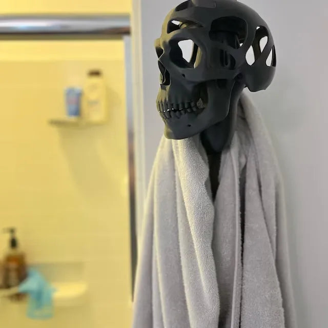 3D Skull Helmet Display Stand | Kalsten