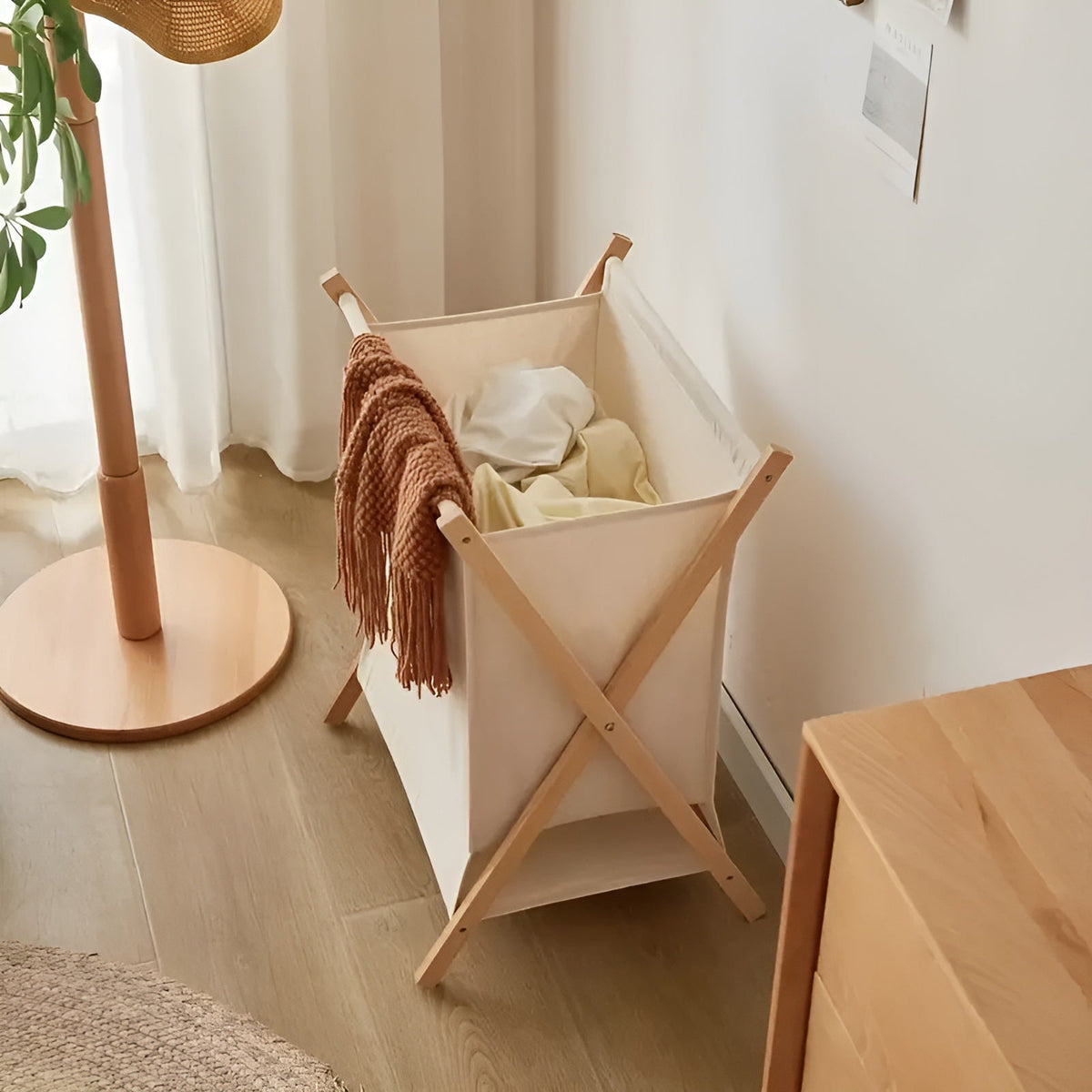 Foldable wooden laundry basket – Robust wooden design | Decorative and functional | Brehn