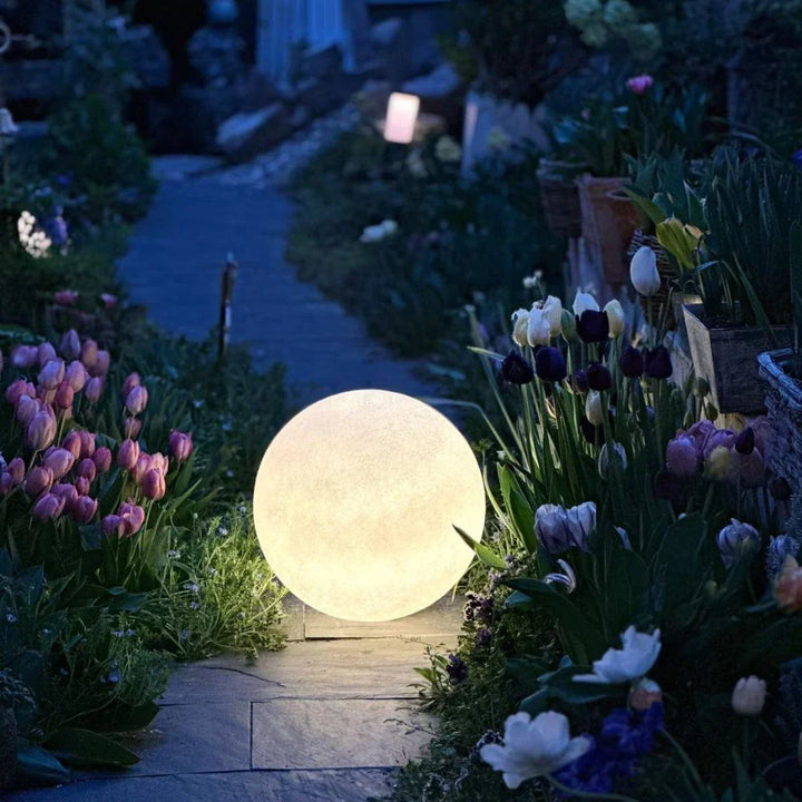 Kalsten | Selene Moon Garden Light