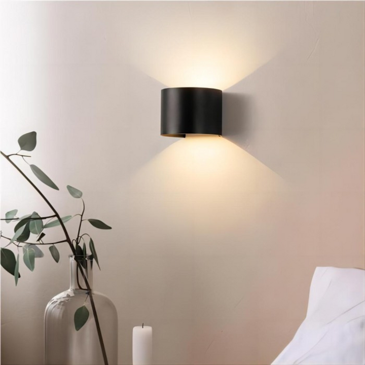 Lumière Royale - Stylish modern LED cube wall lamp Kalsten