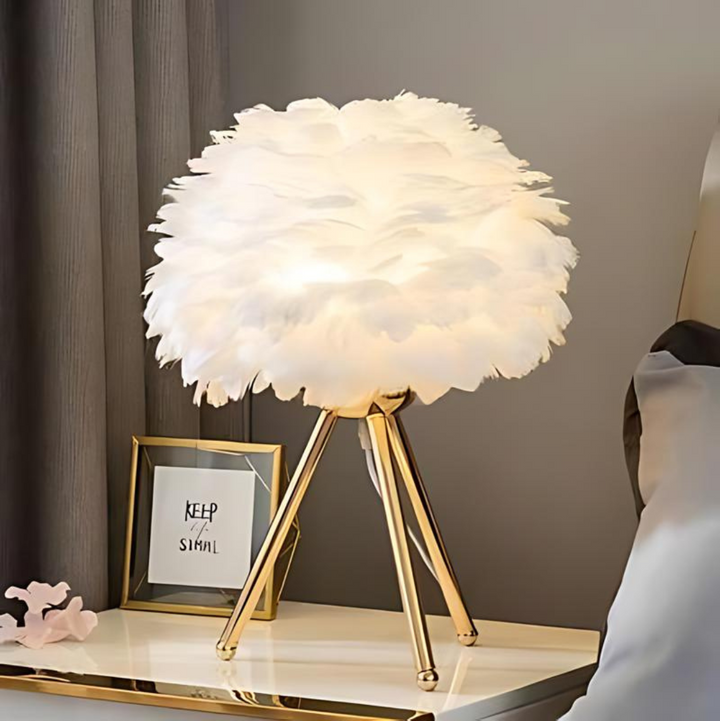 Luxury Table Lamp with Soft Feathers | Kalsten