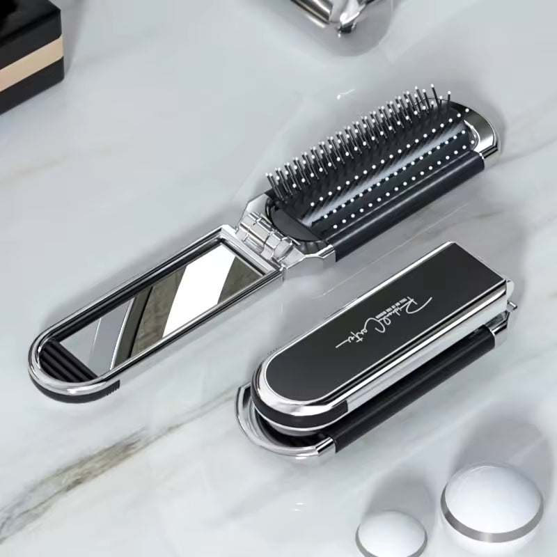 Compact hairbrush with integrated mirror | Kalsten