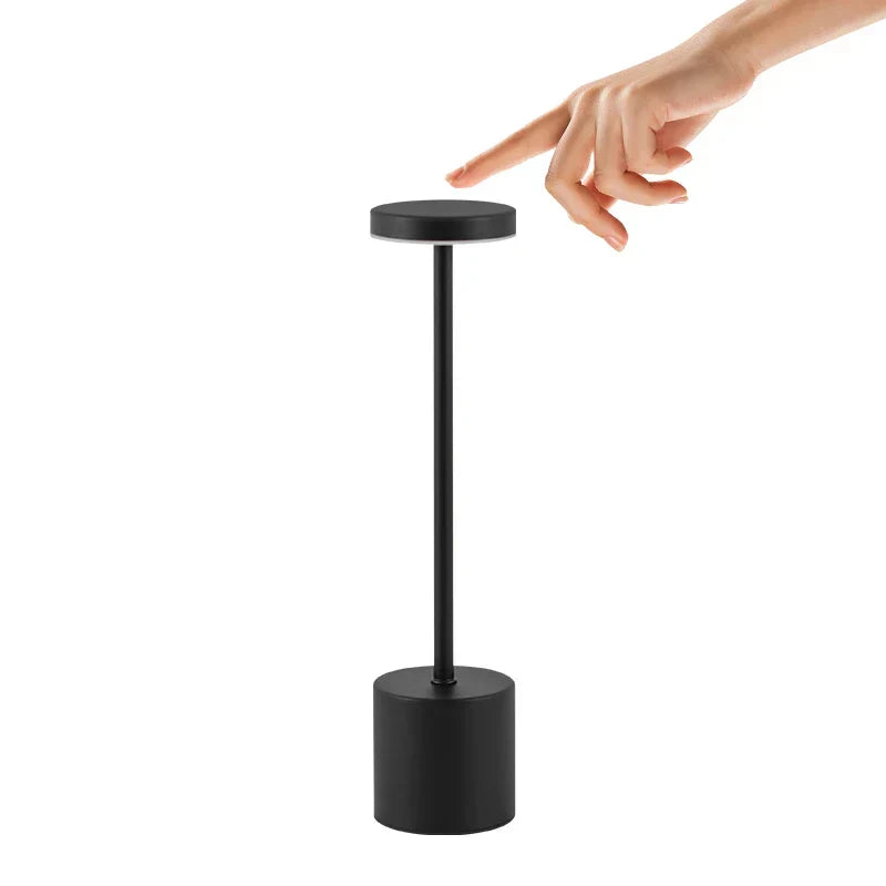 NoirElegance - Modern Black LED Table Lamp Kalsten