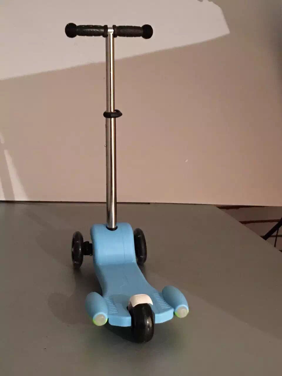 Mini Gliding Scooter Kalsten