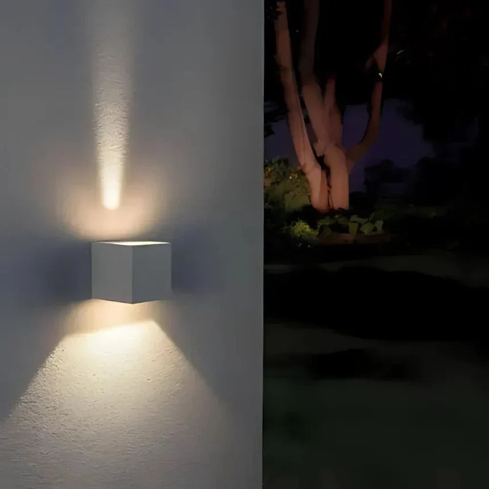 Kalsten | Modern Black Aluminium Wall Light