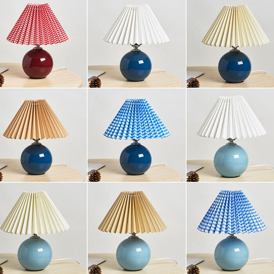 Nordic minimalist 1-light table lamp made of ceramic with pleats | Kalsten