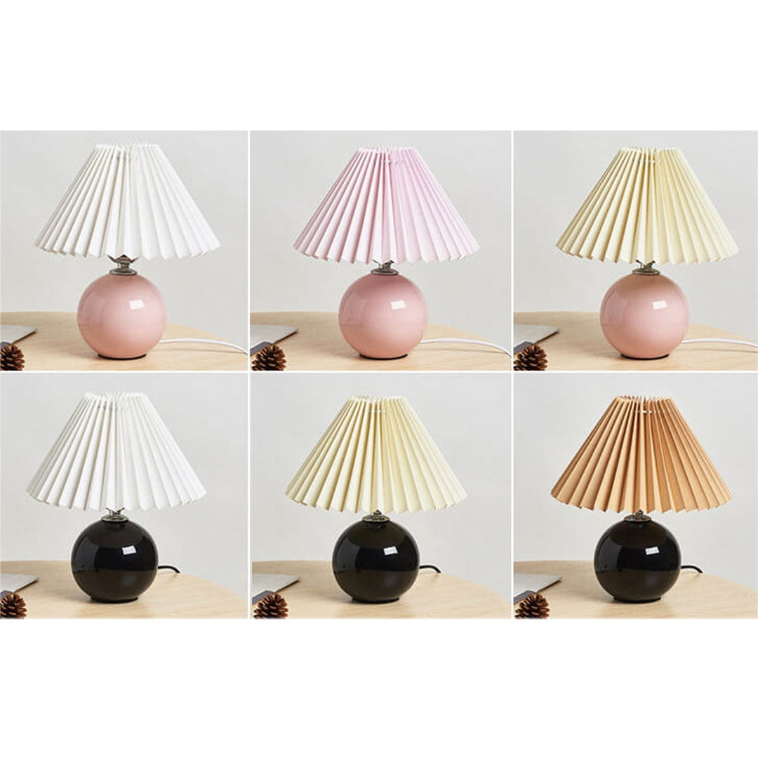 Nordic minimalist 1-light table lamp made of ceramic with pleats | Kalsten