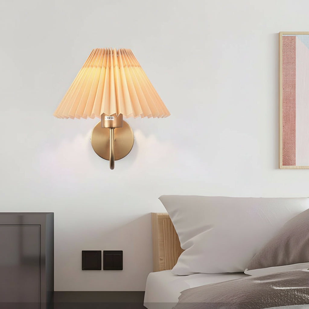 LED Wall Sconce Light – Vintage Metallic Armed Pleated Fabric Shade (36x14cm / 14.2x5.5in) | Kalsten