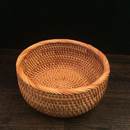 Handcrafted decorative fruit basket made of rattan Acalora