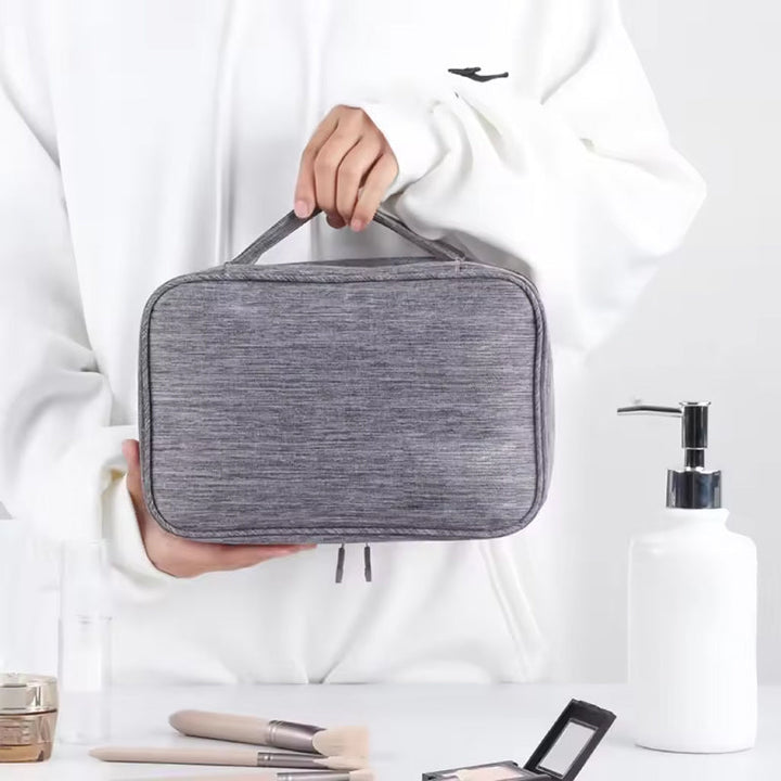 Water-repellent make-up bag with hanging hook | Kalsten