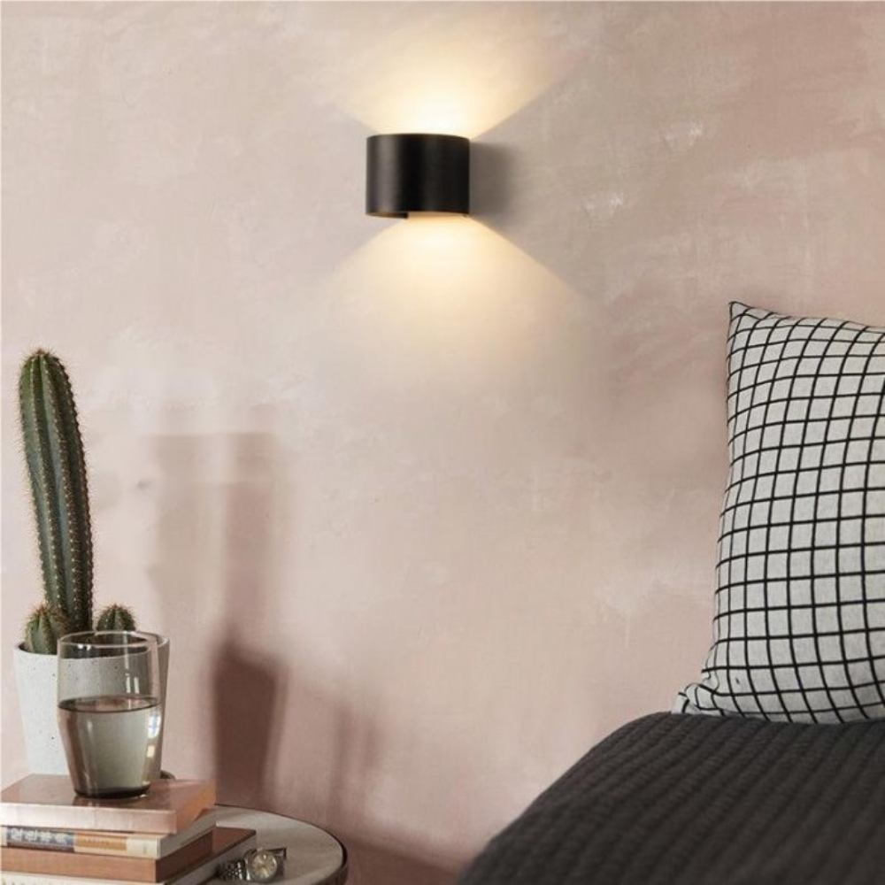Lumière Royale - Stylish modern LED cube wall lamp Kalsten