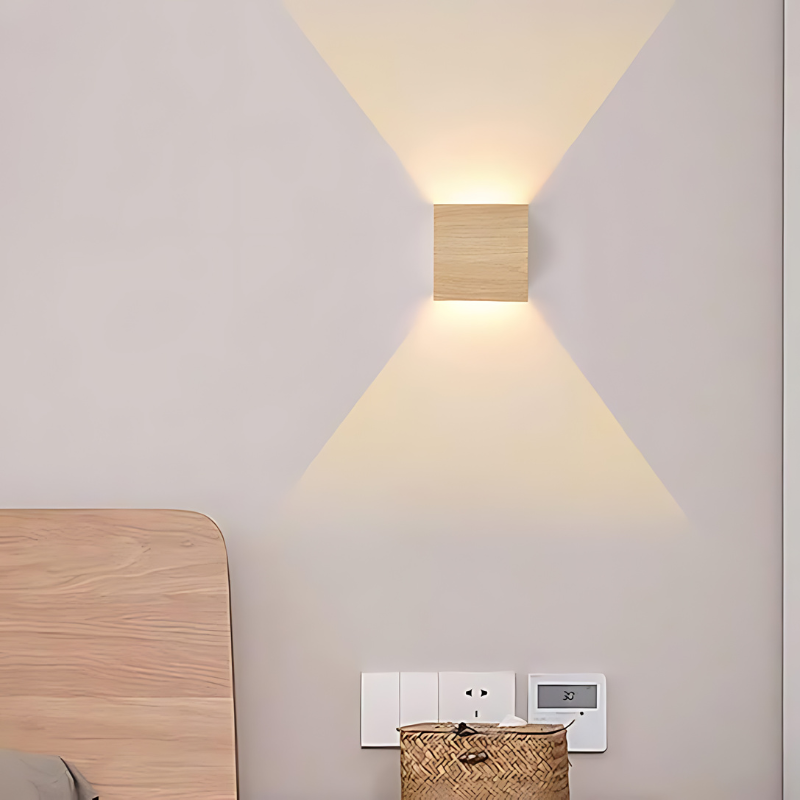 NordiLume | Scandinavian square wooden wall lamp | Kalsten