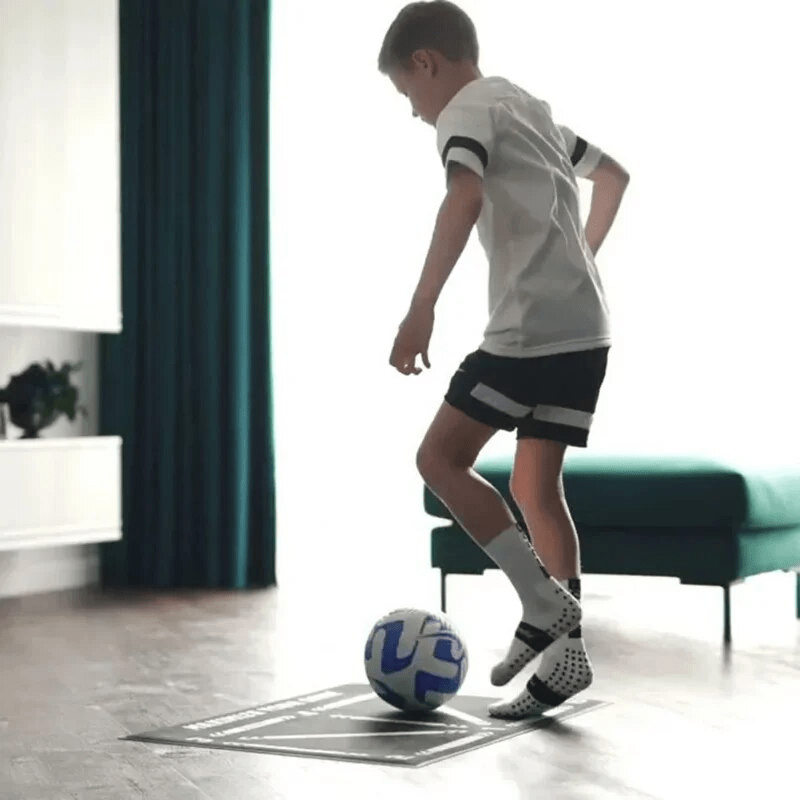 Skanto | Football Training Mat | Ball Control and Technique | 90x60 cm