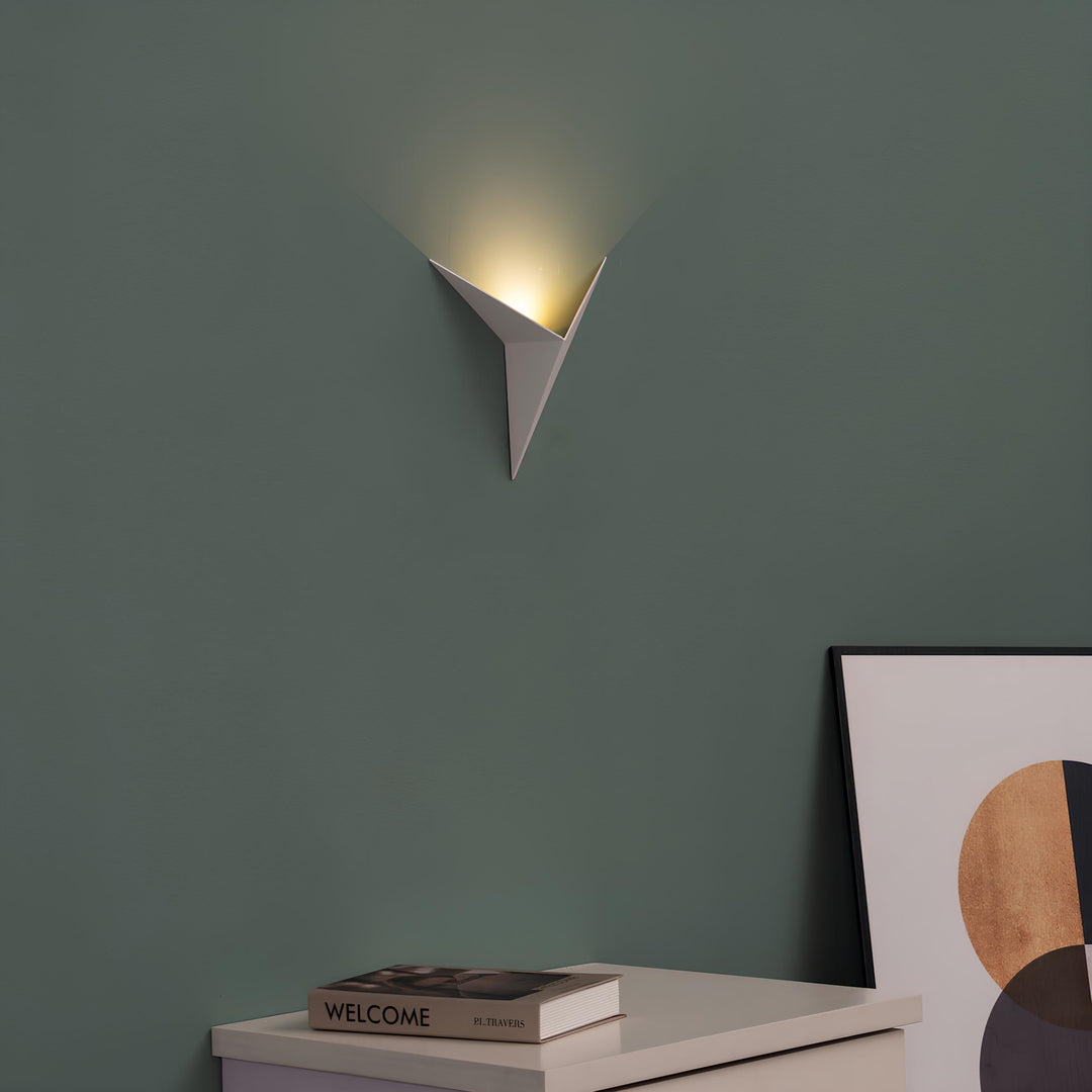 Modern Triangular Wall Lamp - TrigoLux | Kalsten