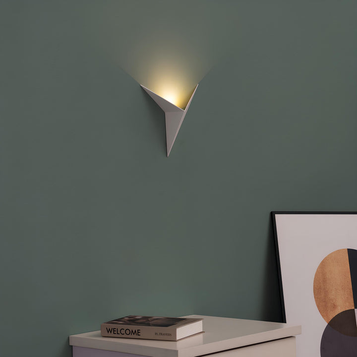 Modern Triangular Wall Lamp - TrigoLux | Kalsten