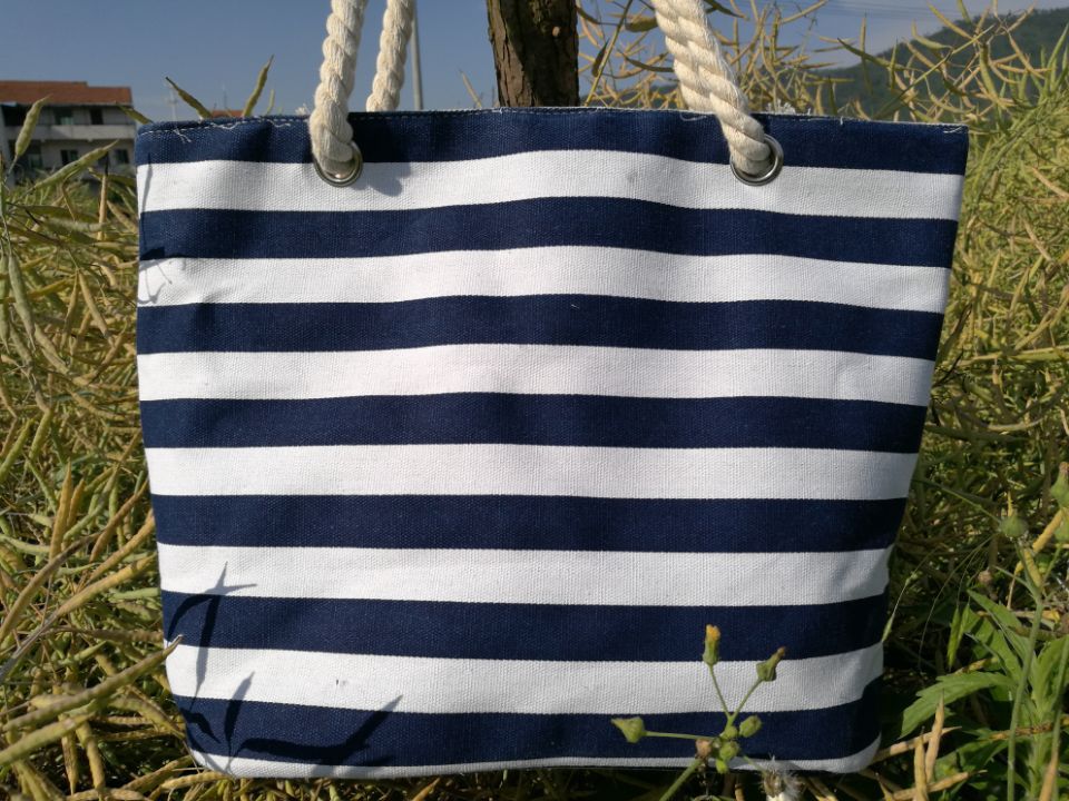 Durable beach bag with sturdy rope handles Kalsten
