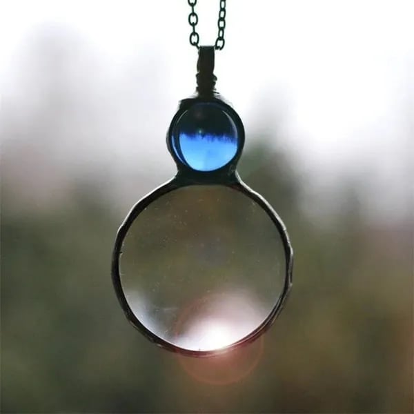 Kalsten | Necklace with magnifying pendant