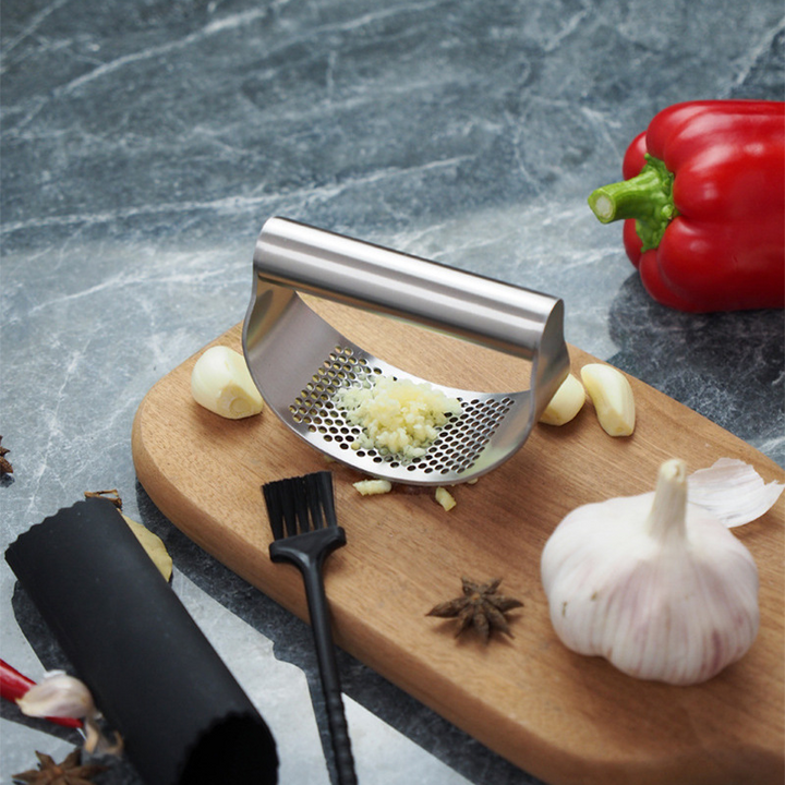 Manual stainless steel garlic press | Kalsten