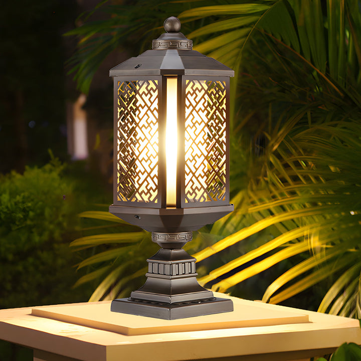 Antique Die-Cast Aluminum Waterproof Glass Shade Retro Fence Post Lights | Kalsten